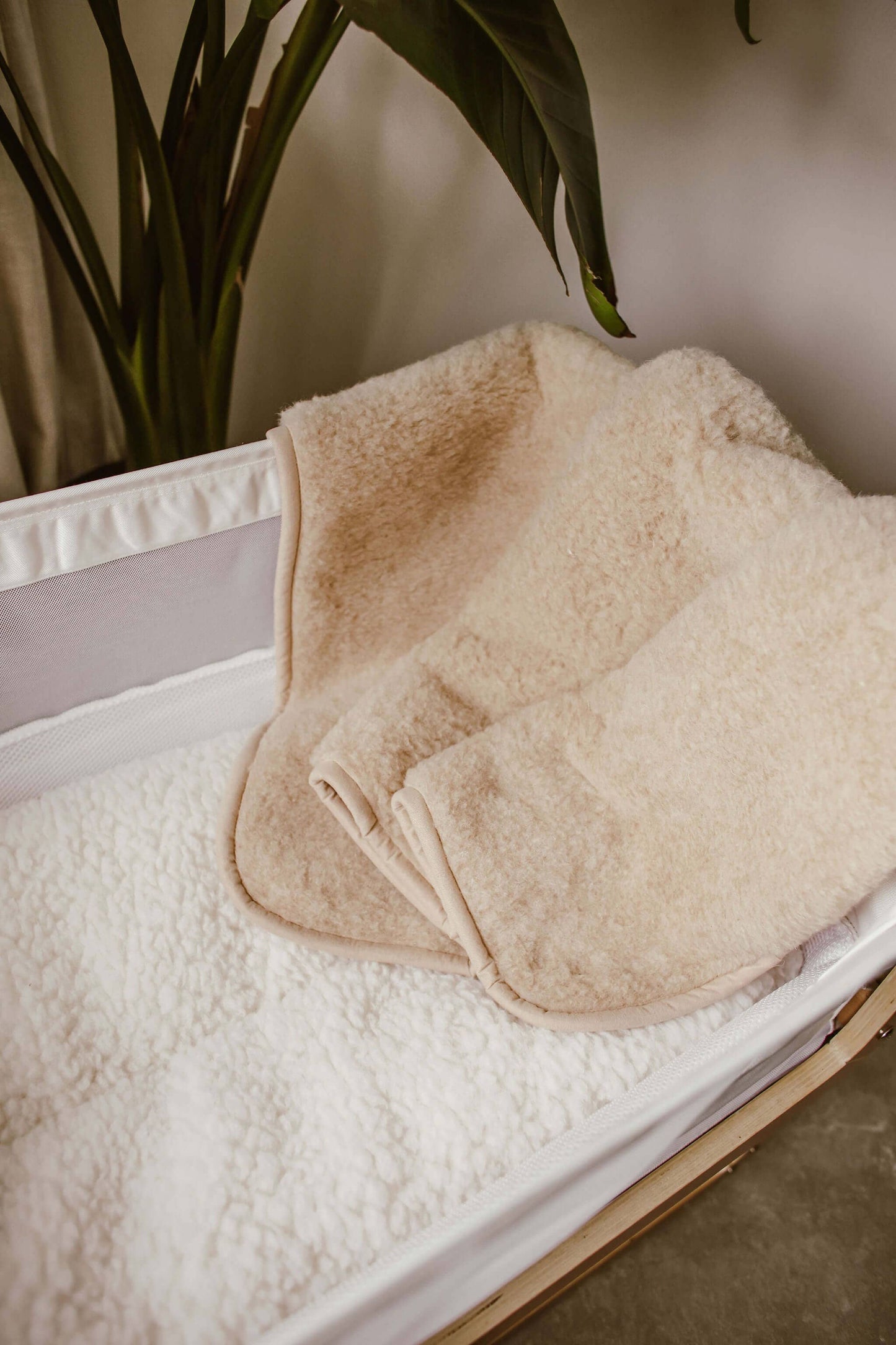 Baby blanket in 100% brushed merino wool 75x100 cm