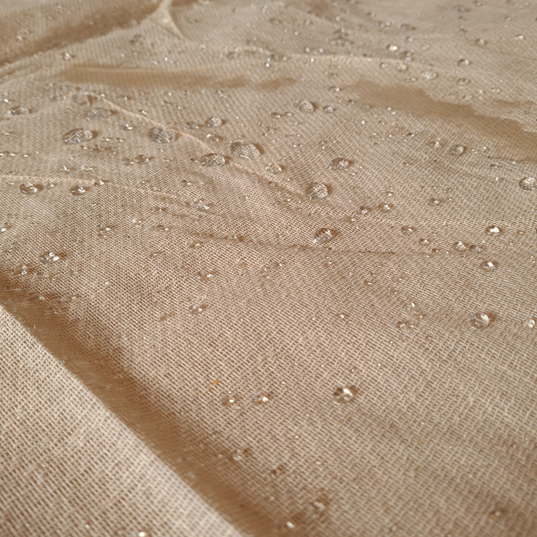 Birth pool mat with fabric top